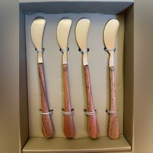 Cheese spreaders